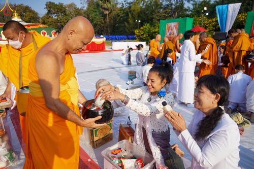 ภาพ No.123677:พิธีตักบาตรพระ ๑,๐๐๐ รูป ทำบุญครบรอบวัดห้วยตองสัก ๓๖ ปี วันเสาร์ที่ ๑๐ กุมภาพันธ์ พ.ศ. ๒๕๖๗ ณ วัดห้วยตองสัก อ.จอมทอง จ.เชียงใหม่