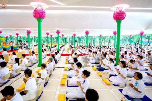 ภาพ No.227686:วันเสาร์ที่ 31 พฤษภาคม พ.ศ.2568 พิธีถวายผ้าไตรแด่สามเณรผู้เข้ารับการอุปสมบท , พิธีอุปสมบทสามเณรเตรียม DCI วัดพระธรรมกาย จ.ปทุมธานี