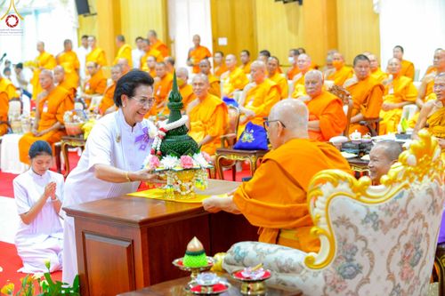 ภาพ No.89743:พิธีวางแผ่นจารึกชื่อ เพื่อนำไปประดิษฐานไว้ในฐานองค์พระประธาน เนื่องในโอกาสครบรอบ 10 ปี ศูนย์ปฏิบัติธรรมนครราชสีมา วันอาทิตย์ที่ 24 กันยายน พ.ศ. 2566