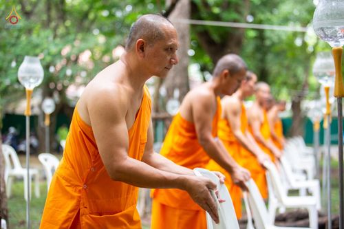 ภาพ No.88678:คณะสงฆ์ เจ้าหน้าที่ และสาธุชน ทุ่มเทแรงกายแรงใจเตรียมงาน เพื่องานวันครูผู้ค้นพบวิชชาธรรมกาย ตั้งแต่วันที่ 20 กันยายน พ.ศ. 2566