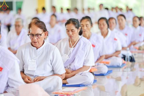 ภาพ No.153824:โครงการอบรมอุบาสก อุบาสิกาแก้ว รุ่นที่ 1 ผู้แทนทอดกฐินสามัคคี 30,000 วัดทั่วไทย ระหว่างวันที่ 6-8 กันยายน พ.ศ. 2567 ณ ธุดงคสถานพิษณุโลก