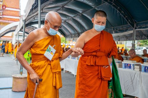 ภาพ No.87298:พิธีถวายสังฆทาน 323 วัด 4 จังหวัดชายแดนภาคใต้  ปีที่ 19 ครั้งที่ 165 พิธีมอบกองทุนหนุนแรงใจช่วยครูใต้  ปีที่ 16 ครั้งที่ 130 และพิธีทำบุญอุทิศส่วนกุศลให้ผู้วายชนม์ ณ วัดพุทธภูมิ อ.เมือง จ.ยะลา วันเสาร์ที่ 9 กันยายน พ.ศ. 2566