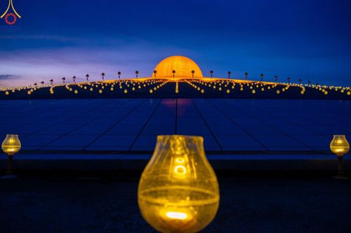 ภาพ No.150292:พิธีจุดประทีป และพิธีฉลองชัยสวดมนต์ บทธัมมจักกัปปวัตตนสูตร ครบ 6,668,272,727 จบ เนื่องในวันธรรมชัย 27 สิงหาคม พ.ศ. 2567 ณ มหารัตนวิหารคด วัดพระธรรมกาย