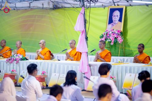 ภาพ No.199352:พิธีถวายภัตตาหารเป็นสังฆทาน แด่พระธรรมยาตรา ณ อนุสรณ์สถานบางปลา วัดบางปลา อำเภอบางเลน จังหวัดนครปฐม ในโครงการธรรมยาตรา กตัญญูบูชา มหาปูชนียาจารย์ พระมงคลเทพมุนี(สด จนฺทสโร) พระผู้ปราบมาร อนุสรณ์สถาน 7 แห่ง ปีที่ 13 วันที่ 22 มกราคม พ.ศ. 2568