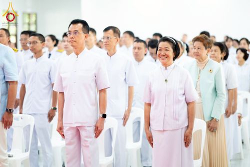 ภาพ No.237716:พิธีถวายเครื่องราชสักการะและวางพานพุ่ม และพิธีจุดเทียนถวายพระพรชัยมงคล เนื่องในโอกาสวันเฉลิมพระชนมพรรษา สมเด็จพระนางเจ้าสิริกิติ์ พระบรมราชินีนาถ พระบรมราชชนนีพันปีหลวง วันอังคารที่ 12 สิงหาคม พ.ศ. 2568  ณ อาคารปลูกศรัทธา 2 วัดพระธรรมกาย