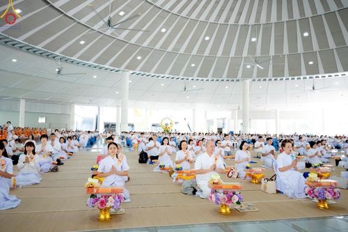 ภาพ No.174630:พิธีถวายภัตตาหารเมนูสวรรค์ เพื่อการบรรลุธรรม ณ หอฉันคุณยายอาจารย์ฯ วัดพระธรรมกาย วันที่ 23 พฤศจิกายน พ.ศ. 2567