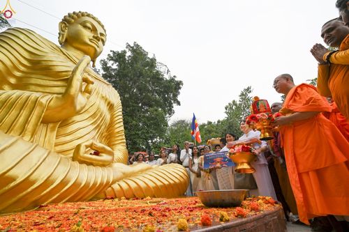 ภาพ No.263494:วันที่ 18 ตุลาคม พ.ศ. 2568 พิธีแห่กฐิน และกฐินสมทบหลวงพ่อ ธัมมชโย  ถวายแด่ วัดพุทธภูมิ เมืองโภปาล รัฐมัธยประเทศ ประเทศอินเดีย 