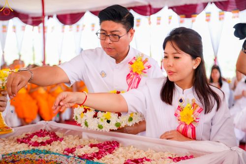 ภาพ No.104147:พิธีโปรยรัตนชาติ วางศิลาฤกษ์ สามเณรธรรมทายาทชาวอินโดนีเซียกว่า 1,000 รูป ณ มหาเจดีย์บุโรพุทโธ ประเทศอินโดนีเซีย ในวันที่ 21 ธันวาคม พ.ศ. 2566