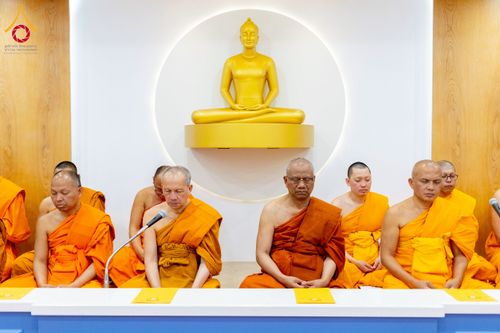 ภาพ No.233270:วันอาทิตย์ที่ 6 กรกฎาคม พ.ศ. 2568 พิธีถวายมหาสังฆทานแด่คณะสงฆ์ทั่วโลกและพิธีตักบาตรเนื่องในวันเข้าพรรษา  ณ วัดพุทธเคปทาวน์ ประเทศแอฟริกาใต้