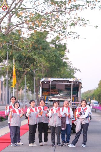ภาพ No.191390:V.49 สารพัดV สารพัดดี ที่ธรรมยาตรา ในโครงการธรรมยาตรา กตัญญูบูชา มหาปูชนียาจารย์ พระมงคลเทพมุนี(สด จนฺทสโร) พระผู้ปราบมาร อนุสรณ์สถาน 7 แห่ง ปีที่ 13 ระหว่างวันที่ 2-31 มกราคม พ.ศ. 2568