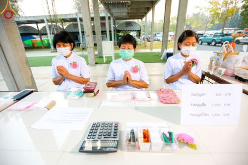 ภาพ No.110991:พิธีถวายภัตตาหารเป็นสังฆทาน แด่คณะพระธรรมยาตราฯ ในโครงการธรรมยาตรา กตัญญูบูชา มหาปูชนียาจารย์ พระมงคลเทพมุนี(สด จนฺทสโร) พระผู้ปราบมาร อนุสรณ์สถาน 7 แห่ง ปีที่ 12 วันที่ 13 มกราคม พ.ศ. 2567 ณ อนุสรณ์สถานมหาวิหารพระมงคลเทพมุนี  (โลตัสแลนด์) อ.สองพี่น้อง จ