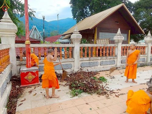 ภาพ No.218210:วันอังคารที่ 16 เมษายน พ.ศ. 2568 กิจกรรมสามเณรเดินธรรมยาตรา ในโครงการบรรพชา สามเณรภาคฤดูร้อนปี 2568 ศูนย์ปฏิบัติธรรมเขาคิชฌกูฏ จันทบุรี