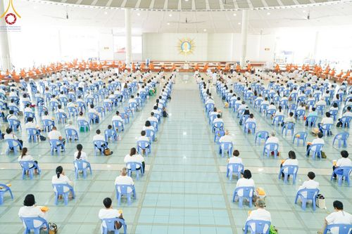 ภาพ No.58601:พิธีบุพเปตพลี ครั้งที่ 149 ร่วมอุทิศบุญแด่หมู่ญาติที่ล่วงลับไปแล้ว และสืบทอดอายุพระพุทธศาสนา วันอังคารที่ 23 เมษายน พ.ศ. 2567 (วันพระ ขึ้น 15 ค่ำ เดือน 5) ณ หอฉันคุณยายอาจารย์ฯ วัดพระธรรมกาย