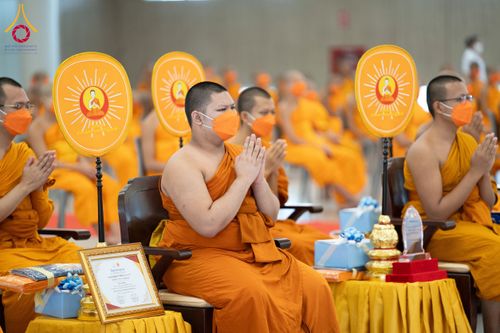 ภาพ No.129275:พิธีมอบรางวัลแก่สามเณรผู้สอบผ่าน โครงการสามเณรทรงพระปาฏิโมกข์ ณ ค่ายจองแชมป์ หมู่กุฏิสามเณรเปรียญธรรม วัดพระธรรมกาย วันอาทิตย์ที่ ๑๐ มีนาคม พ.ศ.๒๕๖๗