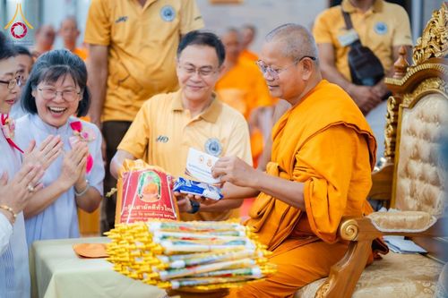 ภาพ No.183585:พิธีทอดกฐิน ณ วัดใหม่สำราญ(เกาะล้าน) อ.บางละมุง จ.ชลบุรี ในโครงการทอดกฐินสามัคคีทั่วไทย 30,000 วัด บูชาธรรม 80 ปี หลวงพ่อธัมมชโย โดยคณะศิษยานุศิษย์วัดพระธรรมกาย วันที่ 28 ตุลาคม พ.ศ. 2567