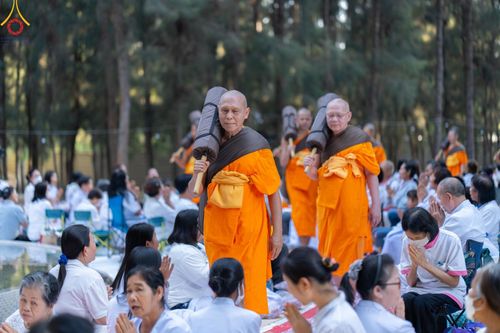 ภาพ No.188746:พิธีต้อนรับพระธรรมยาตรา ในโครงการธรรมยาตรา กตัญญูบูชา มหาปูชนียาจารย์ พระมงคลเทพมุนี(สด จนฺทสโร) พระผู้ปราบมาร อนุสรณ์สถาน 7 แห่ง ปีที่ 13 วันที่ 3 มกราคม พ.ศ. 2568 ณ อนุสรณ์สถานมหาวิหารพระมงคลเทพมุนี (โลตัสแลนด์) อ.สองพี่น้อง จ.สุพรรณบุรี