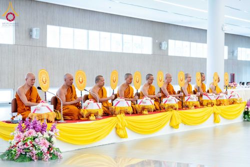 ภาพ No.153129:พิธีมอบรางวัลเกียรติยศ แก่สามเณรผู้สอบผ่าน โครงการสามเณรทรงพระปาฏิโมกข์ ปีที่ 2/2567 วันอังคารที่ 27 สิงหาคม พ.ศ.2567 ณ ห้องประชุมใหญ่ ค่ายจองแชมป์ หมู่กุฏิสามเณรเปรียญธรรม วัดพระธรรมกาย จ.ปทุมธานี