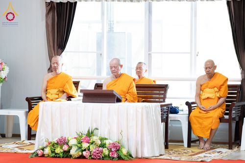 ภาพ No.174269:พิธีทอดกฐินกตัญญูบูชาธรรม ณ พระมหาเจดียทัตตชีโว ศูนย์อบรมเยาวชนกาญจนบุรี ในโครงการกฐินสามัคคีทั่วไทย 30,000 วัด บูชาธรรม 80 ปี หลวงพ่อธัมมชโย โดยคณะศิษยานุศิษย์วัดพระธรรมกาย วันที่ 9 พฤศจิกายน พ.ศ. 2567