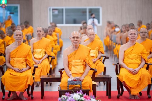 ภาพ No.241753:วันพุธที่ 27 สิงหาคม พ.ศ. 2568 พิธีมอบรางวัลเกียรติยศ แด่สามเณรที่สอบผ่าน โครงการสามเณรทรงปาฏิโมกข์ ปีที่ 3/2568 ณ ค่ายจองแชมป์ หมู่กฏิสามเณรเปรียญธรรม วัดพระธรรมกาย