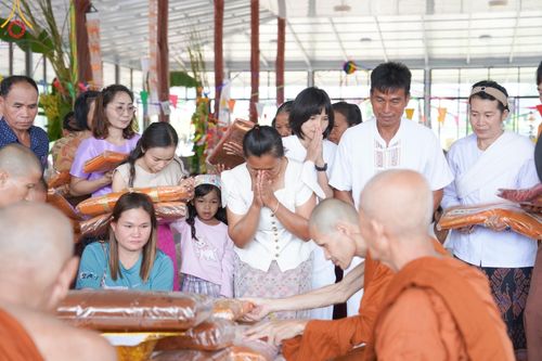 ภาพ No.168493:พิธีทอดกฐิน ณ วัดป่าศรีสุวรรณ จ.ชัยภูมิ ในโครงการกฐินสามัคคีทั่วไทย 30,000 วัด บูชาธรรม 80 ปี หลวงพ่อธัมมชโย โดยคณะศิษยานุศิษย์วัดพระธรรมกาย วันที่ 20 ตุลาคม พ.ศ. 2567