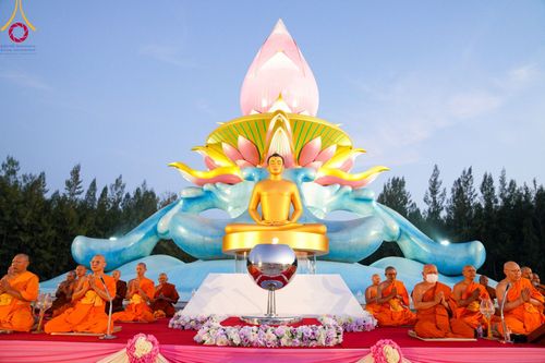 ภาพ No.97254:พิธีทอดผ้าป่า เพื่อสร้าง "ลานอเนกประสงค์พญานาค 4 ตระกูล" และพิธีจุดประทีปโคมลอย ลอยกระทง ถวายประทีปเป็นพุทธบูชา ณ พุทธอุทยานนานาชาติ จ.หนองคาย วันที่ 27 พฤศจิกายน พ.ศ. 2566