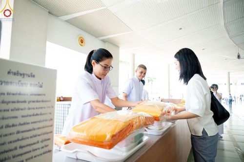 ภาพ No.184775:พิธีถวายภัตตาหารเมนูสวรรค์ "เพื่อการบรรลุธรรม" เนื่องในวาระอายุวัฒนมงคล 84 ปี หลวงพ่อทัตตชีโว วันเสาร์ที่ 21 ธันวาคม พ.ศ. 2567 ณ หอฉันคุณยายอาจารย์ฯ วัดพระธรรมกาย