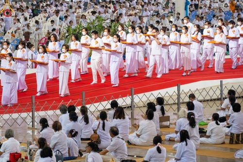 ภาพ No.99775:พิธีทอดผ้าป่า ต้นสมบัติจักรพรรดิ ในวันอาทิตย์ที่ 3 ธันวาคม พ.ศ. 2566 ณ สภาธรรมกายสากล วัดพระธรรมกาย จ.ปทุมธานี