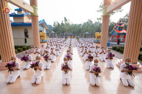 ภาพ No.75914:พิธีบรรพชาสามเณร ณ วัดปันชารี สันติปูร์ อรัญกฏิ เมืองคาร์กาชารี ประเทศบังกลาเทศ วันที่ 10 กุมภาพันธ์ พ.ศ. 2566