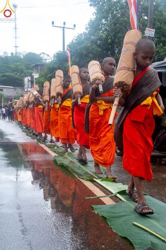 ภาพ No.140670:PhotoStory มหาศรัทธา ธรรมยาตราศรีลังกา EP.4 โครงการสยาม-ลังกา ธรรมยาตรา ฉลองเทศกาลวิสาขบูชาแห่งชาติ ศรีลังกา  บูชาธรรม 80 ปีหลวงพ่อธัมมชโย เส้นทางจาก เมืองดัมบูลลา ไปยัง เมืองมาตะเล  ตั้งแต่วันที่ 17-20 พฤษภาคม พ.ศ. 2567