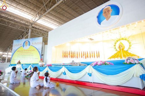 ภาพ No.151149:พิธีบูชาข้าวพระ ในวันอาทิตย์ต้นเดือน วันที่ 1 กันยายน พ.ศ. 2567 ณ สภาธรรมกายสากล วัดพระธรรมกาย