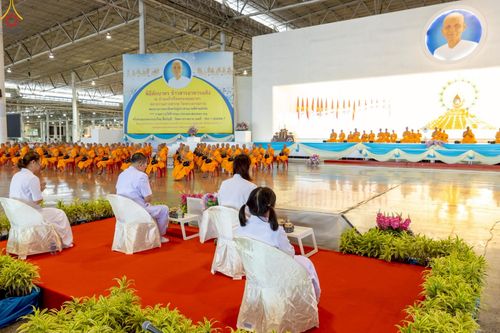 ภาพ No.240385:วันพุธที่ 27 สิงหาคม พ.ศ. 2568 พิธีตักบาตร ในวันธรรมชัย ณ วัดพระธรรมกาย จ.ปทุมธานี