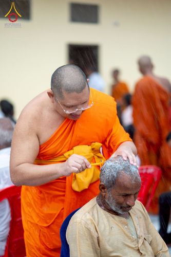 ภาพ No.231029:วันที่ 1 กรกฎาคม พ.ศ. 2568 โครงการบรรพชาสามเณร 300 รูป ถวายเป็นพุทธบูชา  วันอาสาฬหบูชา ณ จุดกำเนิดพระรัตนตรัย  ต้นแหล่งธัมมจักกัปปวัตตนสูตร เมืองพาราณสี  สารนาถ ประเทศอินเดีย