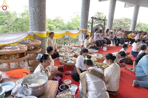 ภาพ No.163736:โครงการกฐินสามัคคีทั่วไทย 30,000 วัด บูชาธรรม 80 ปี หลวงพ่อธัมมชโย โดย คณะศิษยานุศิษย์วัดพระธรรมกาย ณ วัดเขาช่องชาด ต.อูบมุง อ.หนองวัวซอ จ.อุดรธานี วันที่ 19 ตุลาคม พ.ศ. 2567