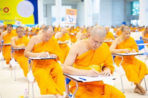 ภาพ No.219685:วันที่ 22-24 เมษายน พ.ศ. 2568 สอบบาลีสนามหลวง ครั้งที่ 2 คณะสงฆ์ภาค 1 (นนทบุรี, ปทุมธานี, สมุทรปราการ) สนามสอบวัดพระธรรมกาย อำเภอคลองหลวง จังหวัดปทุมธานี