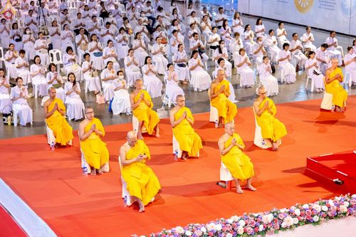 ภาพ No.244392:วันที่ 7 กันยายน พ.ศ. 2568 พิธีฉลองชัยสวดมนต์บทธัมมจักกัปปวัตตนสูตร 7,681,108,108 จบ ณ มหารัตนวิหารคด วัดพระธรรมกาย