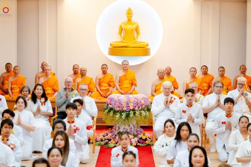 ภาพ No.254079:วันที่ 12 ตุลาคม พ.ศ. 2568 พิธีทอดกฐินวัดพระธรรมกายบูโรส ประเทศสวีเดน