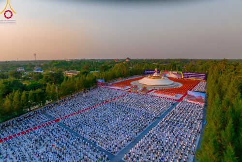 ภาพ No.109560:พิธีจุดประทีปถวายเป็นพุทธบูชา และบูชาธรรมมหาปูชนียาจารย์ วันที่ 10 มกราคม พ.ศ. 2567 ณ อนุสรณ์สถานคลองบางนางแท่น อ.สามพราน จ.นครปฐม