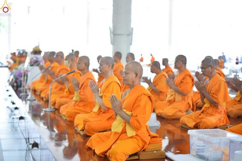 ภาพ No.230407:วันที่ 28 มิถุนายน พ.ศ. 2568 พิธีถวายภัตตาหารเมนูสวรรค์ เพื่อการบรรลุธรรม ณ หอฉันคุณยายอาจารย์ฯ วัดพระธรรมกาย