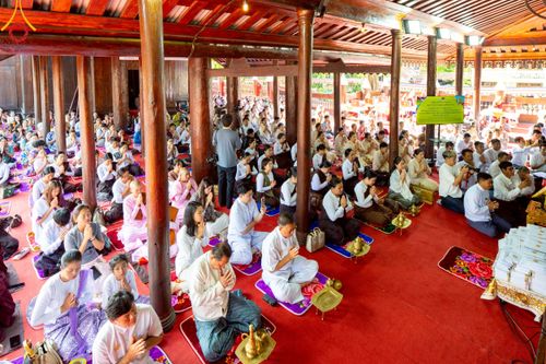 ภาพ No.220089:วันพุธที่ 16 เมษายน พ.ศ. 2568 วัดพระธรรมกายถวายมหาสังฆทาน มอบสิ่งของและทุนทรัพย์กว่า 4 ล้านบาท บรรเทาทุกข์ 181 วัดแผ่นดินไหวเมียนมา