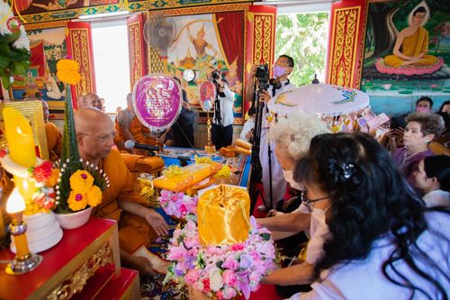 ภาพ No.92930:พิธีทอดกฐินสามัคคีทั่วไทย 5,000 วัด โดยคณะศิษยานุศิษย์วัดพระธรรมกาย  น้อมบูชาธรรม 79 ปี หลวงพ่อธัมมชโย  ณ วัดเตาปูน จ.ชลบุรี วันที่ 8 พฤศจิกายน พ.ศ. 2566