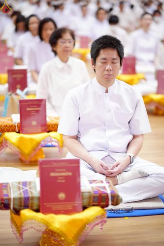 ภาพ No.228306:วันอาทิตย์ที่ 8 มิถุนายน พ.ศ. 2568 พิธีถวายทุนสนับสนุนพระไตรปิฎกฉบับธรรมชัย และอนุรักษ์คัมภีร์โบราณ ณ ห้องแก้วสารพัดนึก 2 วัดพระธรรมกาย