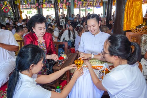 ภาพ No.169996:พิธีทอดกฐิน ณ วัดเขาสมอระบัง จ.เพชรบุรี ในโครงการกฐินสามัคคีทั่วไทย 30,000 วัด บูชาธรรม 80 ปี หลวงพ่อธัมมชโย โดยคณะศิษยานุศิษย์วัดพระธรรมกาย วันที่ 26 ตุลาคม พ.ศ. 2567