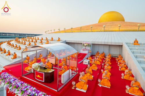 ภาพ No.207702:พิธีเวียนประทักษิณและจุดมาฆประทีป ในวันมาฆบูชา วันพุธที่ 12 กุมภาพันธ์ พ.ศ. 2568 ณ พระมหาธรรมกายเจดีย์ วัดพระธรรมกาย