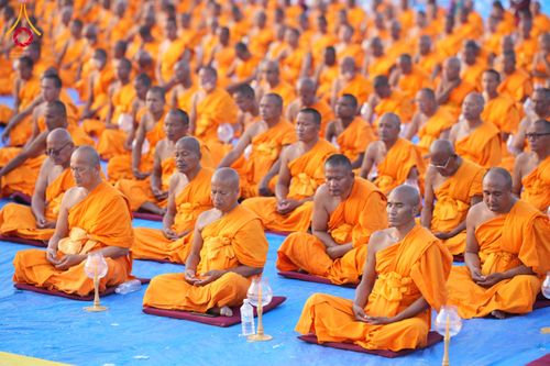 ภาพ No.132330:พิธีจุดโคมประทีปถวายเป็นพุทธบูชา ในโครงการบรรพชา 1,250 รูป ณ แดนประสูติ สวนลุมพินี ประเทศเนปาล วันที่ 17 มีนาคม พ.ศ. 2567