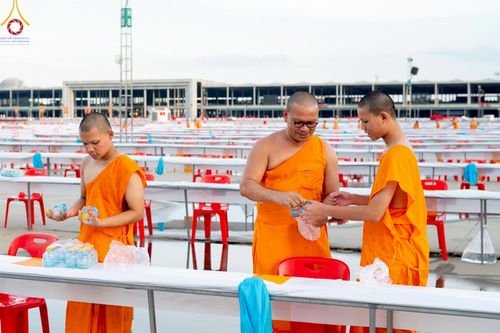 ภาพ No.218769:วันศุกร์ที่ 18 เมษายน พ.ศ. 2568 การเตรียมงานในลานธรรม , พระมหาธรรมกายเจดีย์ เพื่องานวันคุ้มครองโลก 22 เมษายน พ.ศ. 2568