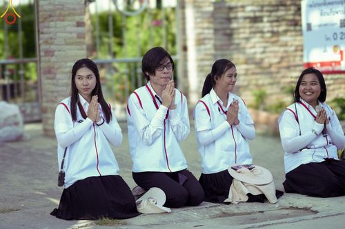 ภาพ No.198708:V.50 สารพัดV สารพัดดี ที่ธรรมยาตรา ในโครงการธรรมยาตรา กตัญญูบูชา มหาปูชนียาจารย์ พระมงคลเทพมุนี(สด จนฺทสโร) พระผู้ปราบมาร อนุสรณ์สถาน 7 แห่ง ปีที่ 13 ระหว่างวันที่ 2-31 มกราคม พ.ศ. 2568