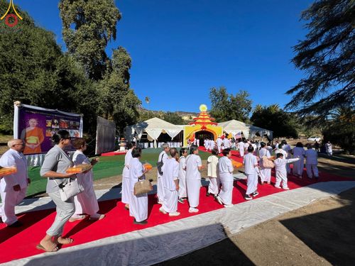 ภาพ No.100310:พิธีทอดกฐินบรมจักรพรรดิ ณ วัดพระธรรมกายแคลิฟอร์เนีย เมืองอาซูซ่า รัฐแคลิฟอร์เนีย ประเทศสหรัฐอเมริกา วันอาทิตย์ที่ 12 พฤศจิกายน พ.ศ. 2566