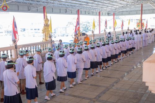 ภาพ No.192117:พิธีทอดผ้าป่าทำนุบำรุงศาสนสถาน ณ วัดนราภิรมย์ ตำบลนราภิรมย์ อำเภอบางเลน จังหวัดนครปฐม ในโครงการธรรมยาตรา กตัญญูบูชา มหาปูชนียาจารย์ พระมงคลเทพมุนี(สด จนฺทสโร) พระผู้ปราบมาร อนุสรณ์สถาน 7 แห่ง ปีที่ 13 วันที่ 9 มกราคม พ.ศ. 2568