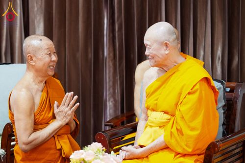 ภาพ No.149416:พิธีทักษิณานุปทานแด่บรรพชนตระกูลผ่องสวัสดิ์ และหมู่ญาติที่ล่วงลับไปแล้ว ประจำปี ครั้งที่ 19 วันพฤหัสบดีที่ 22 สิงหาคม พ.ศ. 2567 ณ พระมหาเจดีย์ทัตตชีโว ศูนย์อบรมเยาวชนกาญจนบุรี