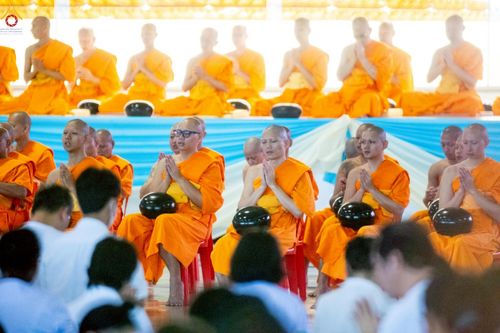 ภาพ No.243464:วันที่ 7 กันยายน พ.ศ. 2568 พิธีตักบาตร ข้าวสารอาหารแห้ง ในวันครูผู้ค้นพบวิชชาธรรมกาย ณ บ้านแก้วเรือนทองคุณยายฯ สภาธรรมกายสากล วัดพระธรรมกาย